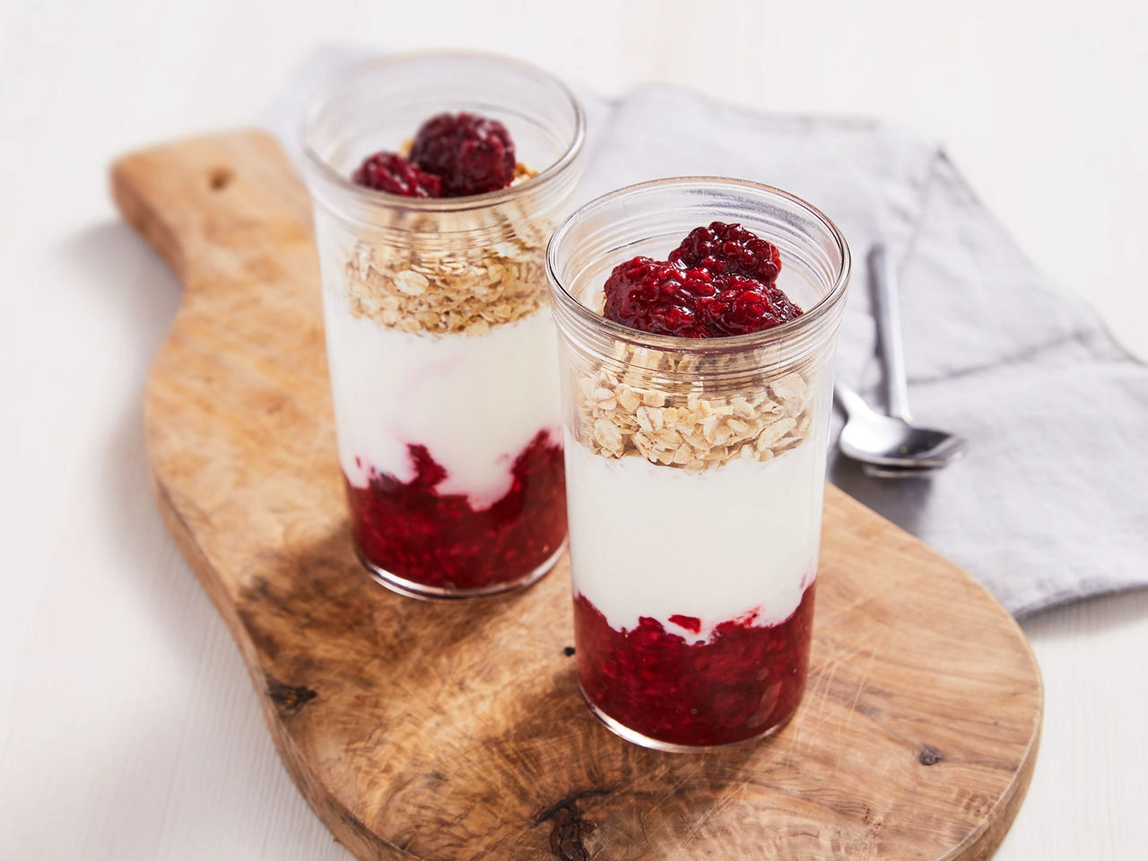 blackberry-raspberry-yoghurt-pots
