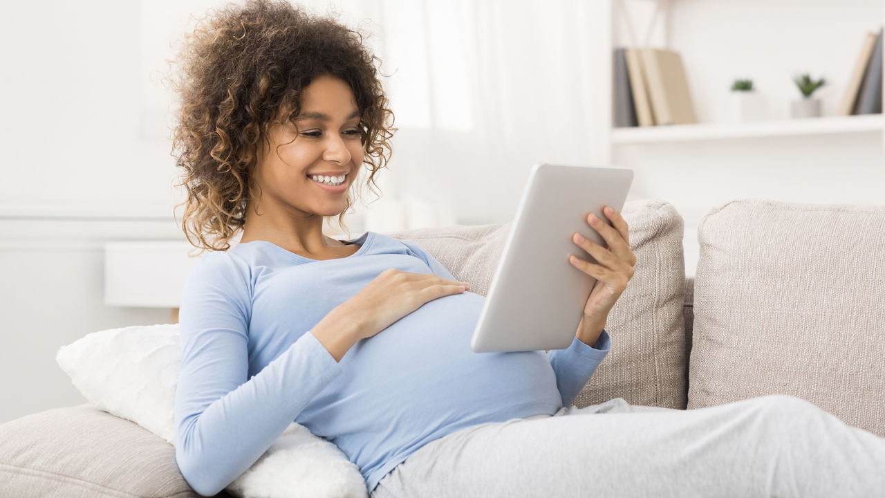 covid-19-pregnant-woman-ipad.jpg