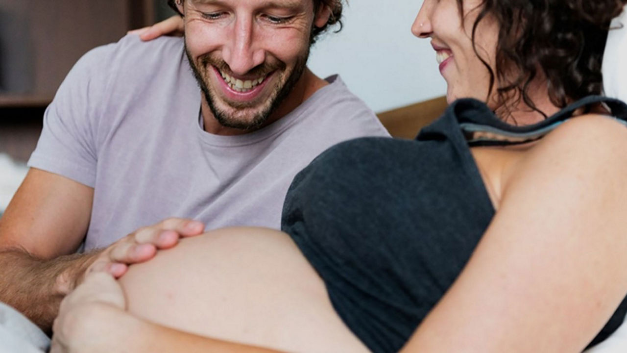 crying-newborn-in-mums-arms