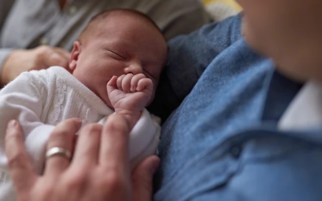 mother-calming-baby