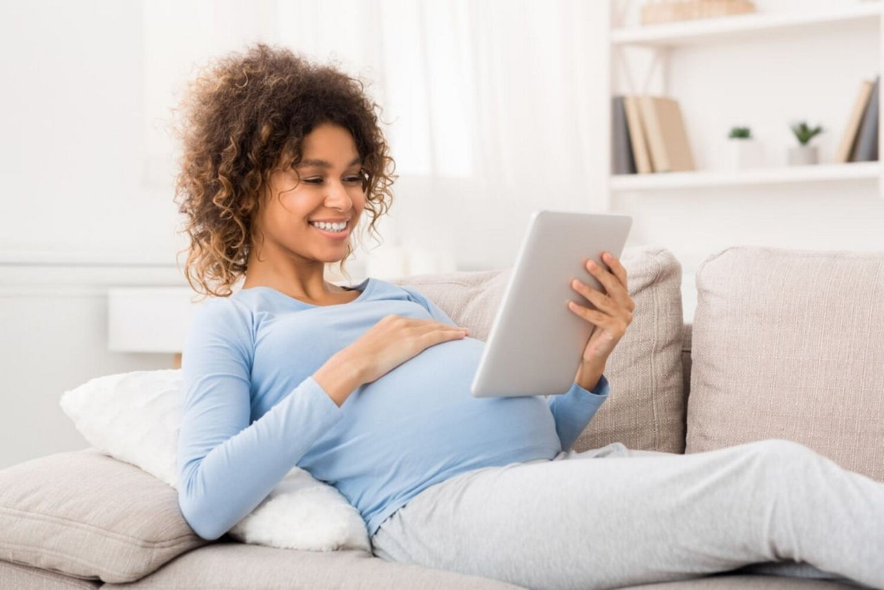 Femme enceinte tablette