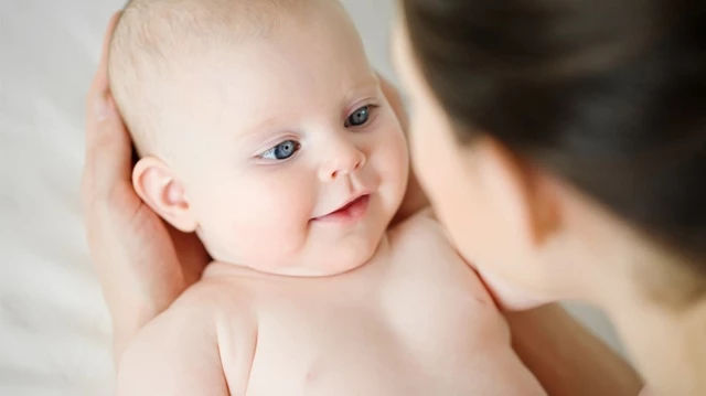 Skin to Skin Contact - Benefits of Baby Cuddles - Aptaclub