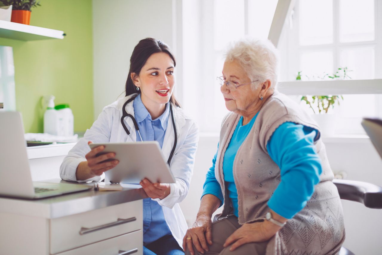 Doctor consulting her patient