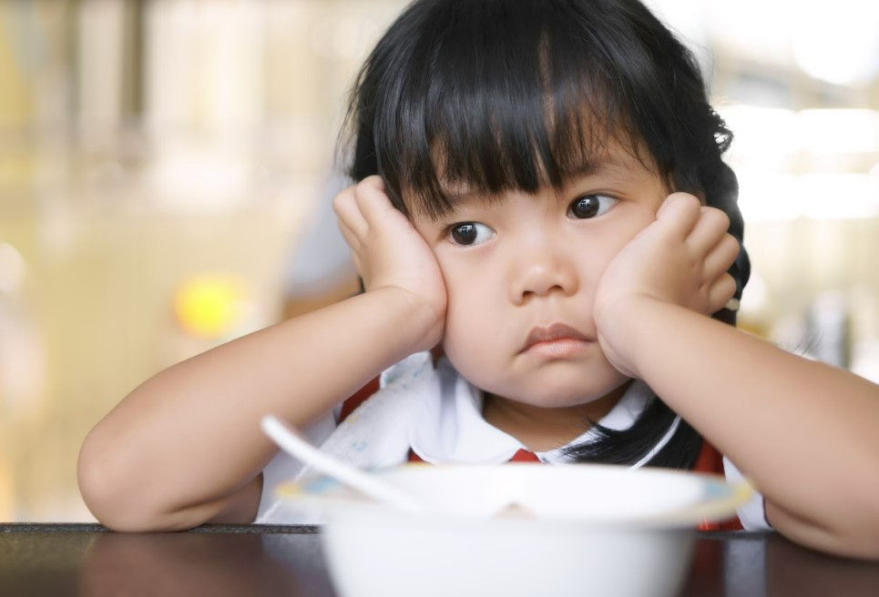 Làm thế nào nhận biết trẻ khủng hoảng tuổi lên 3?
