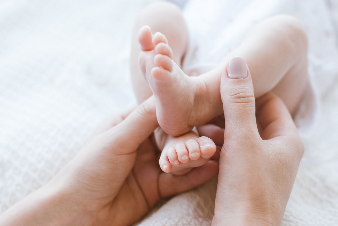 Lịch ăn ngủ của bé 3 tháng tuổi bận rộn hơn trước do bé đang tập lẫy.
