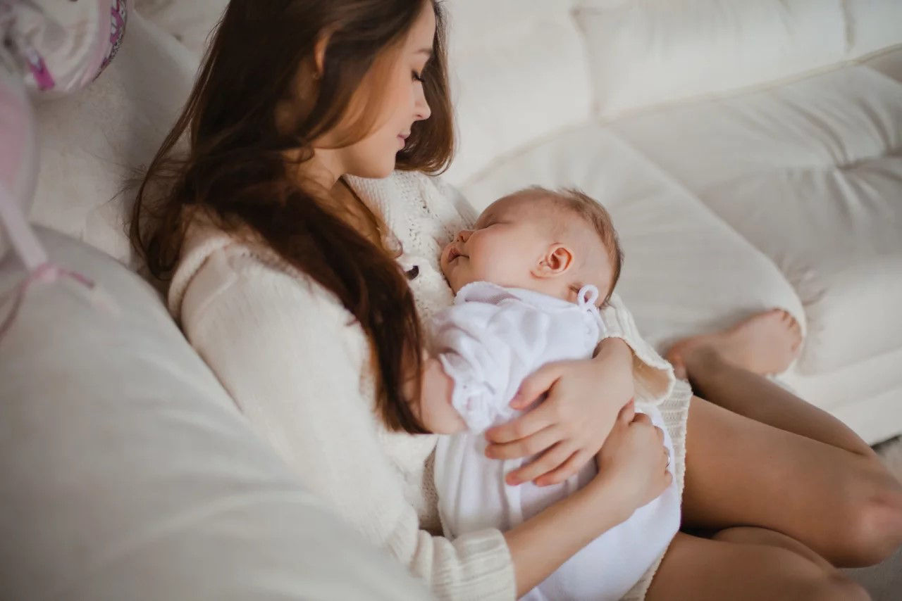 Mẹ sinh mổ không có sữa