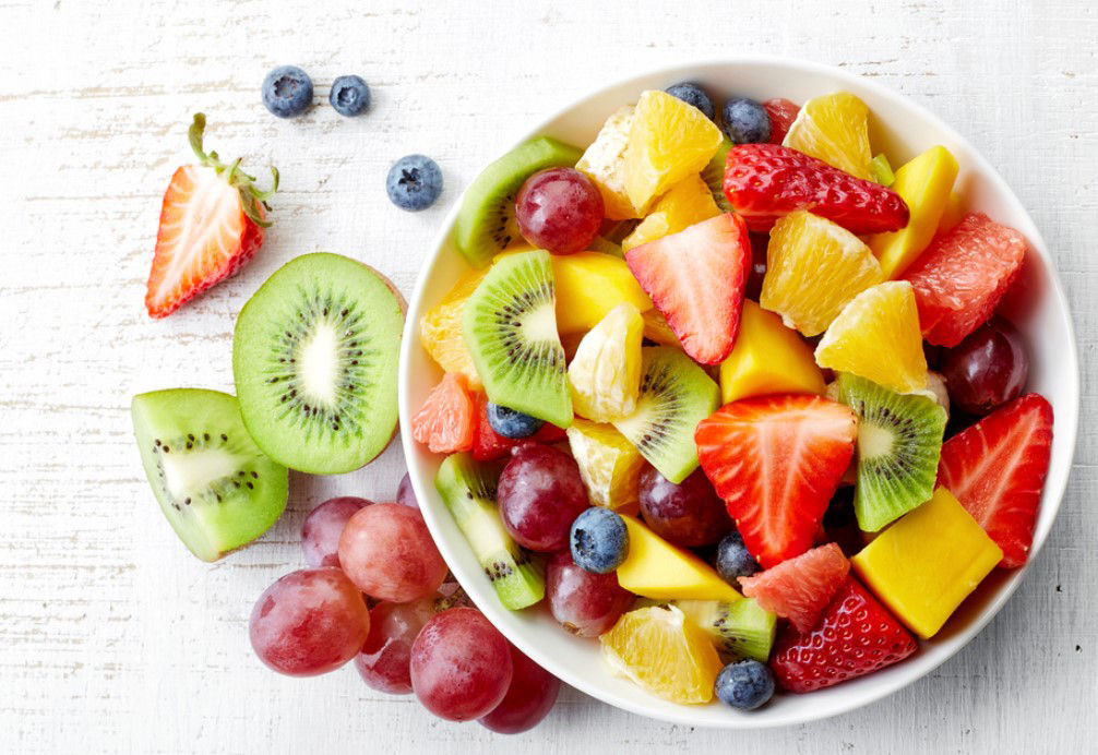 Mẹ sinh mổ nên lưu ý gì khi ăn trái cây?