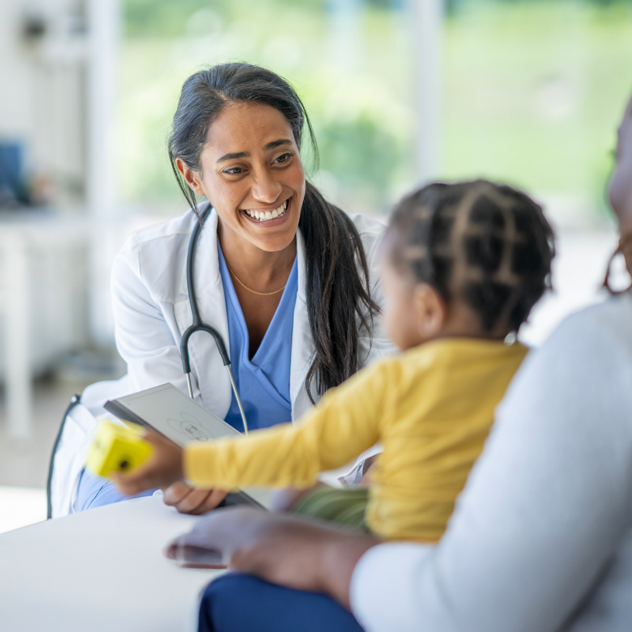 Médecin et bébé