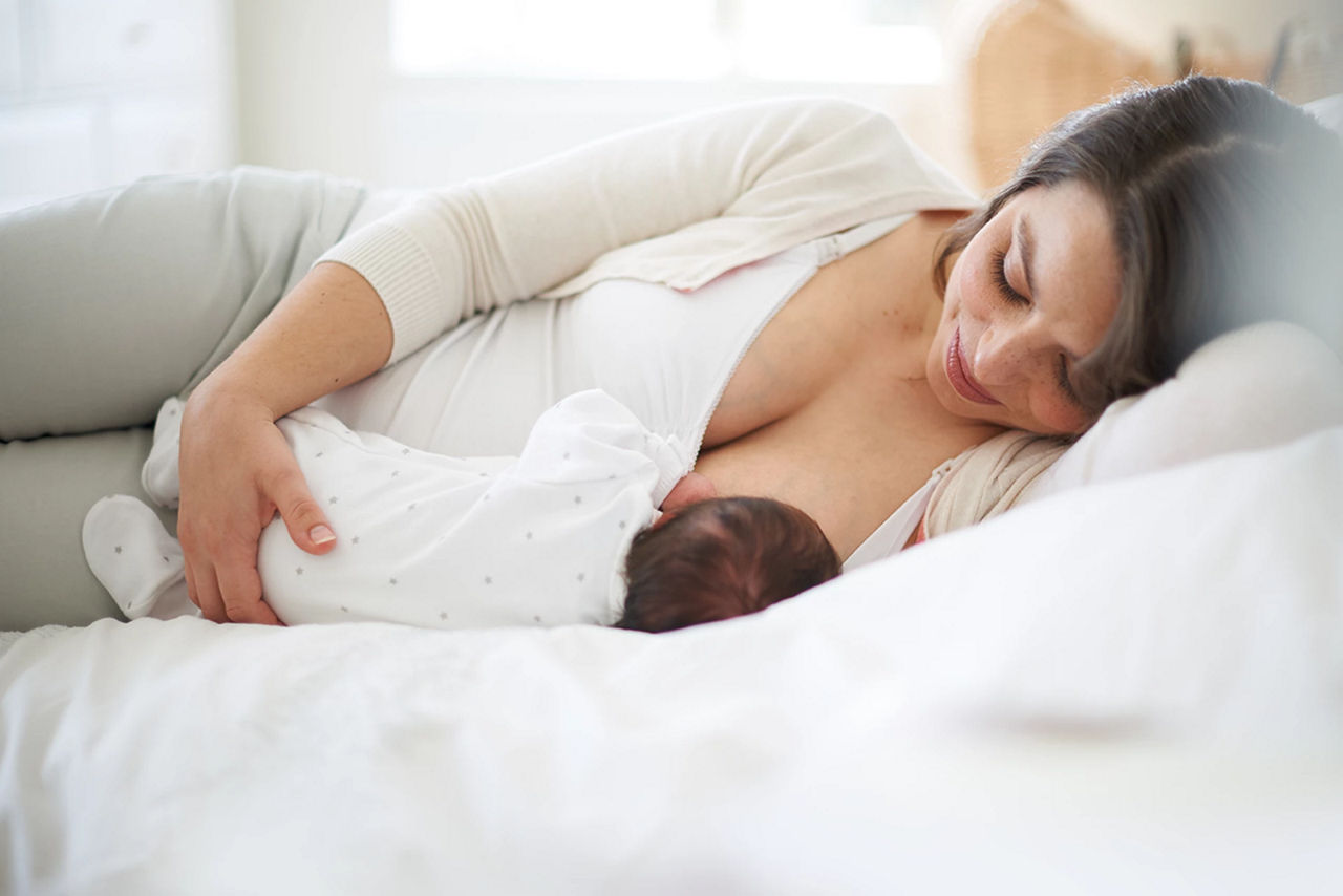 mum-baby-breastfeeding-in-bed-2