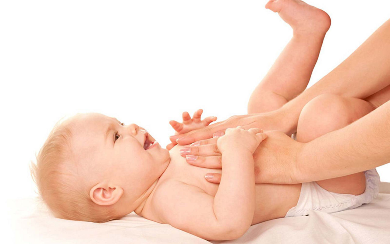 ควรทำอย่างไรดี เมื่อทารกน้อยมีอาการท้องอืด ไฮ-แฟมิลี่คลับ