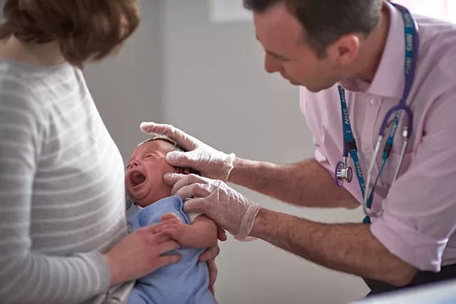 Cung cấp các thông tin cần thiết cho bác sĩ