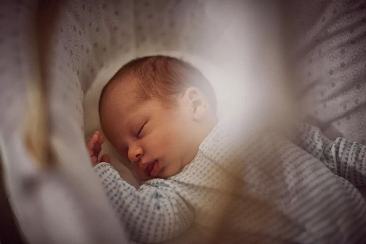 Ngủ ngáy ở trẻ sơ sinh là gì? 