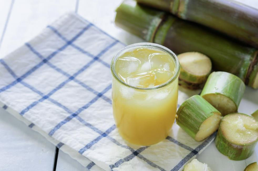 Nước mía chứa nhiều đường nên mẹ bầu cần lưu ý khi uống