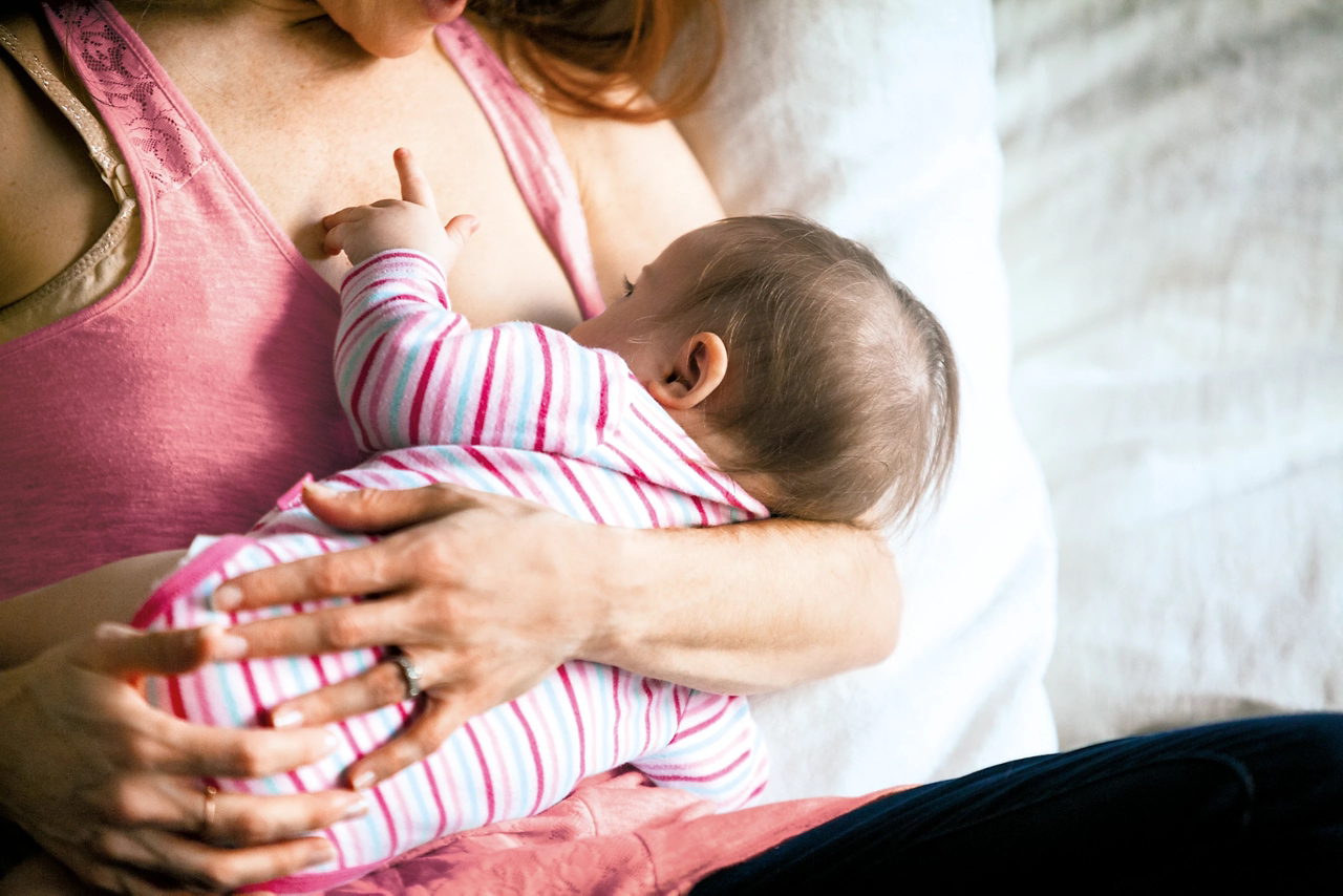 mum breastfeeding