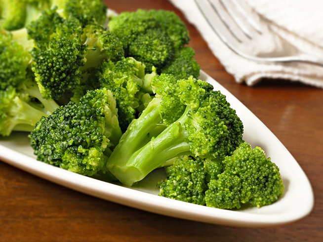 plate of broccoli