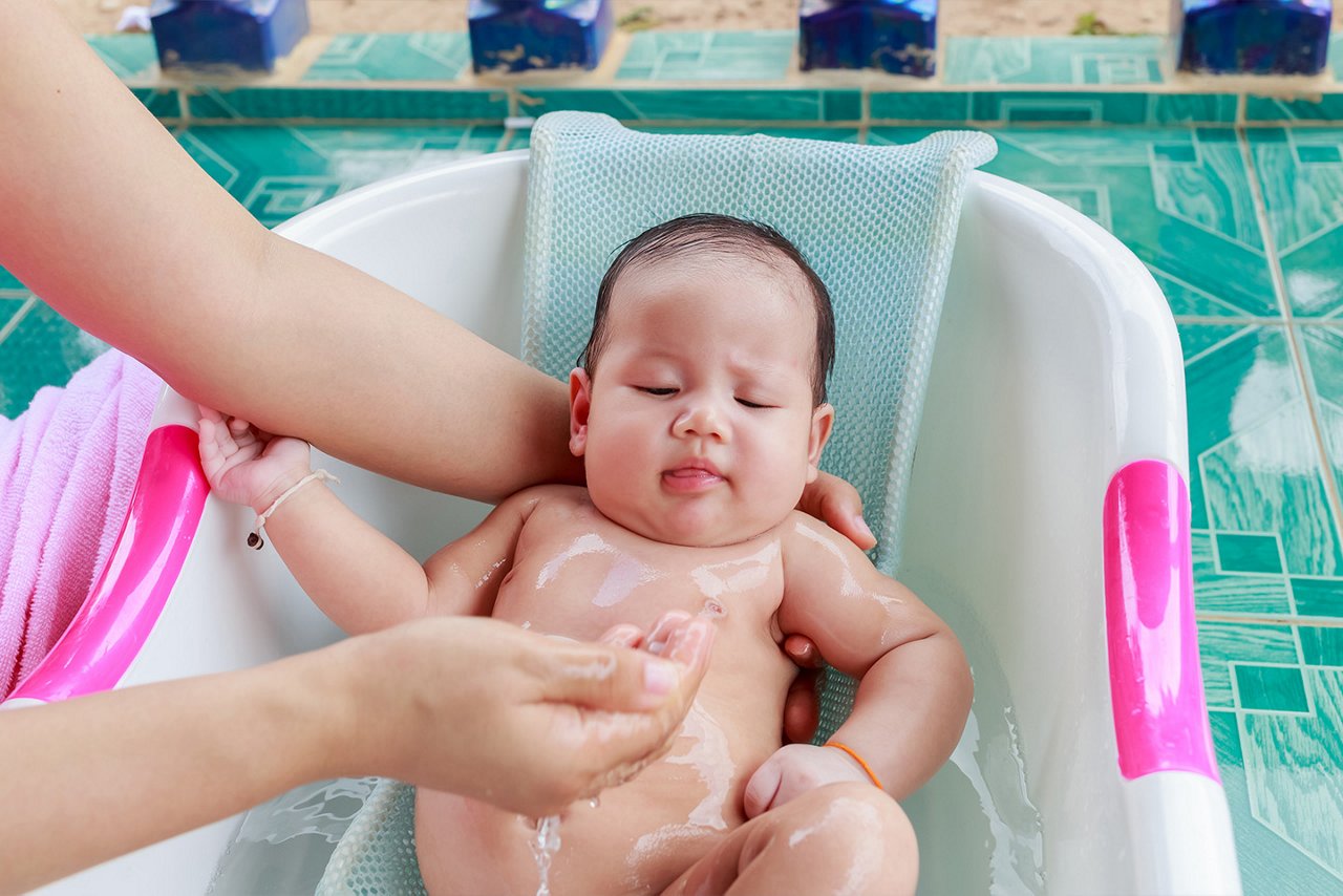 Πώς να κάνετε μπάνιο το μωρό σας