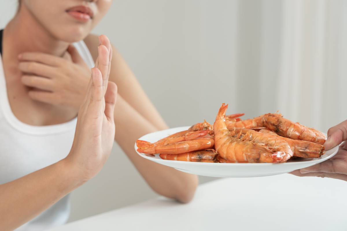 Mẹ sinh mổ lưu ý các trường hợp không nên ăn tôm để đảm bảo sức khỏe.