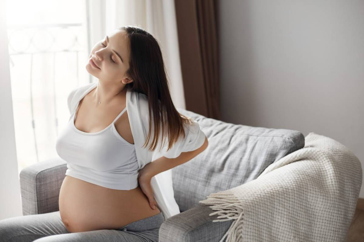 Mẹ bầu 27 tuần thường cảm thấy đau nhức ở vùng xương chậu