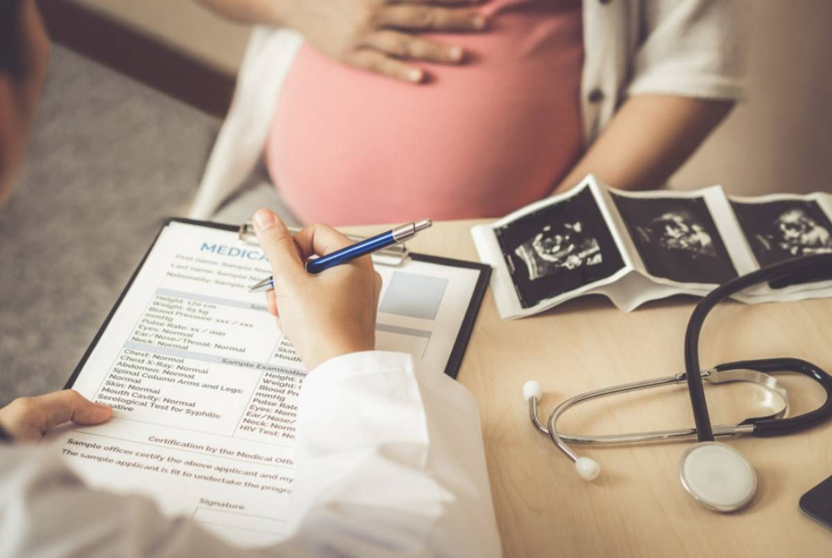 Bác sĩ tư vấn cho mẹ bầu 27 tuần về việc tiêm phòng uốn ván