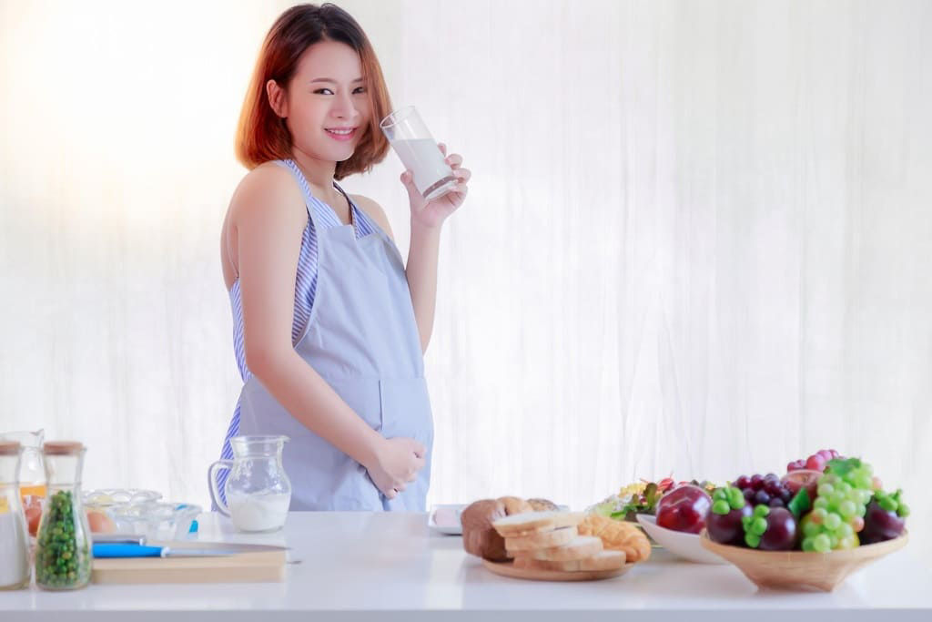 Thực đơn 3 tháng cuối vào con không vào mẹ không thể thiếu 1 ly sữa trước khi ngủ
