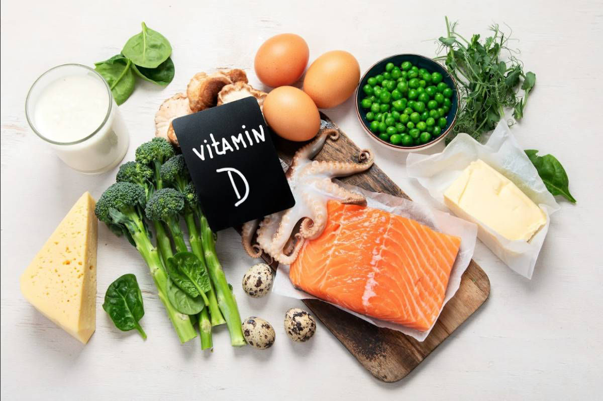 Vitamin D thường có nhiều trong các loại thực phẩm như trứng, cá hồi, nấm,...