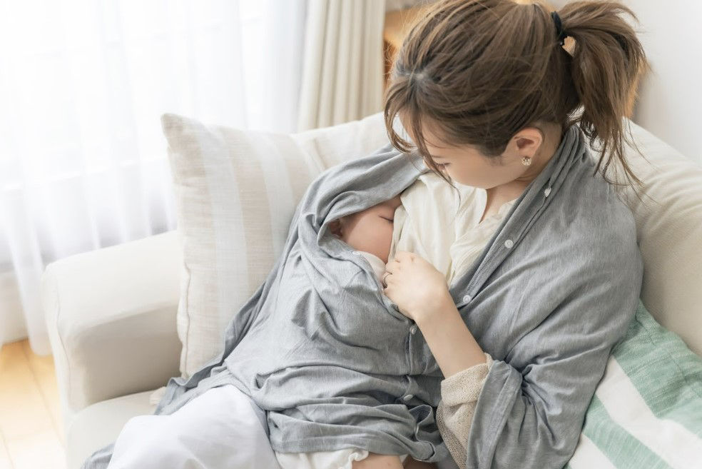 Tiếp xúc da kề da với trẻ