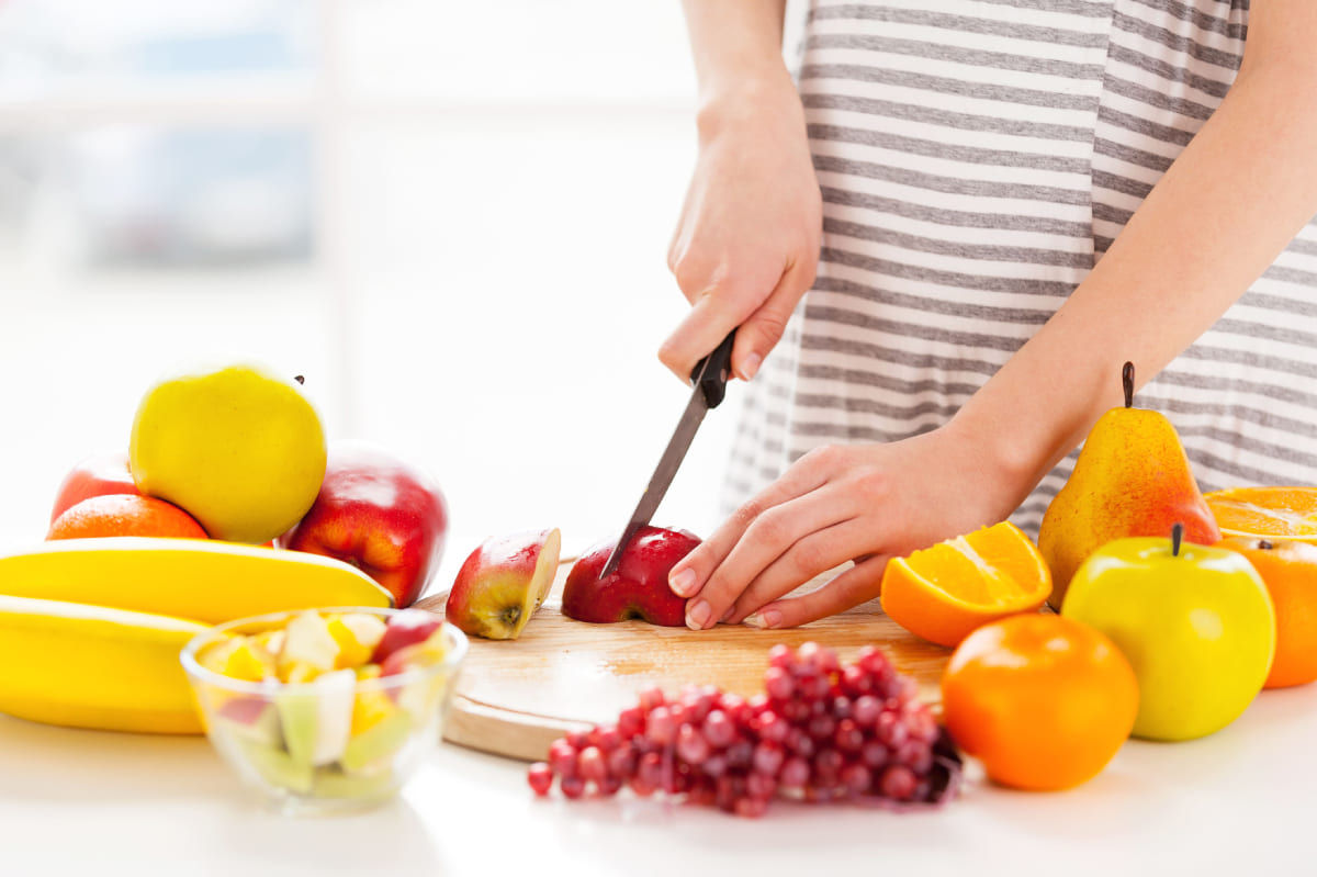 Mẹ bầu 3 tháng giữa cần ăn đa dạng trái cây.