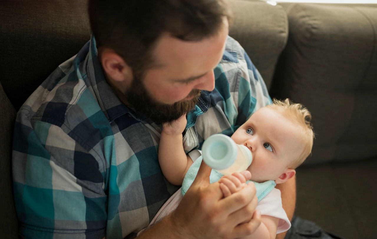 Combination store feeding baby