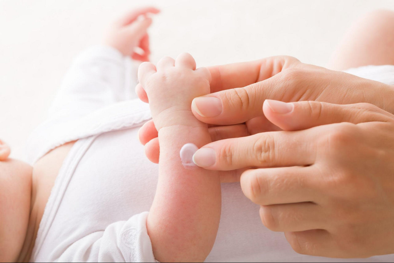 Trẻ 2 tháng tuổi biết làm gì