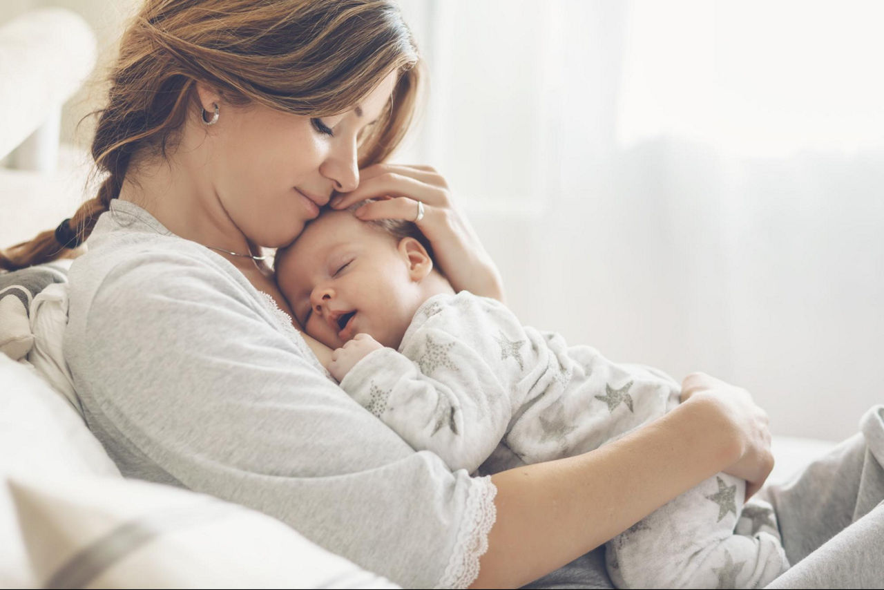 Trẻ 3 tháng biết làm gì