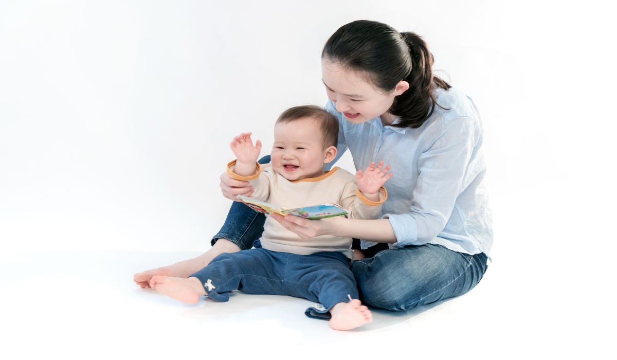 trẻ 8 tháng biết nói
