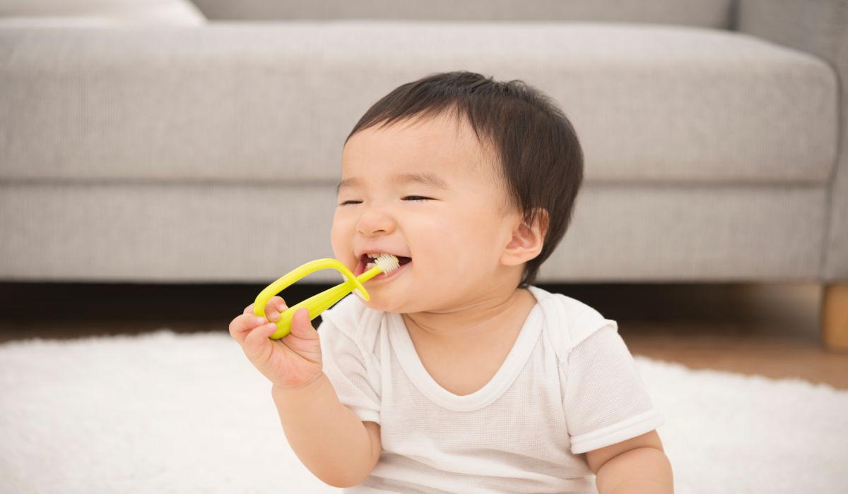 Chăm sóc răng miệng sớm cho bé 9 tháng tuổi tránh bị sâu răng