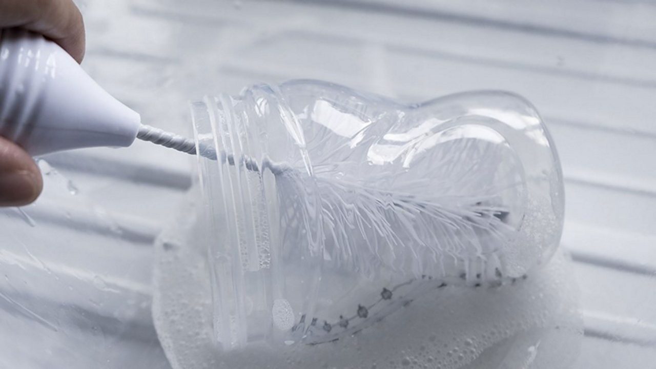 Cleaning bottle