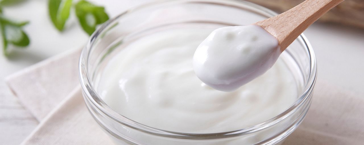 Activia Naturjoghurt in einer Schüssel