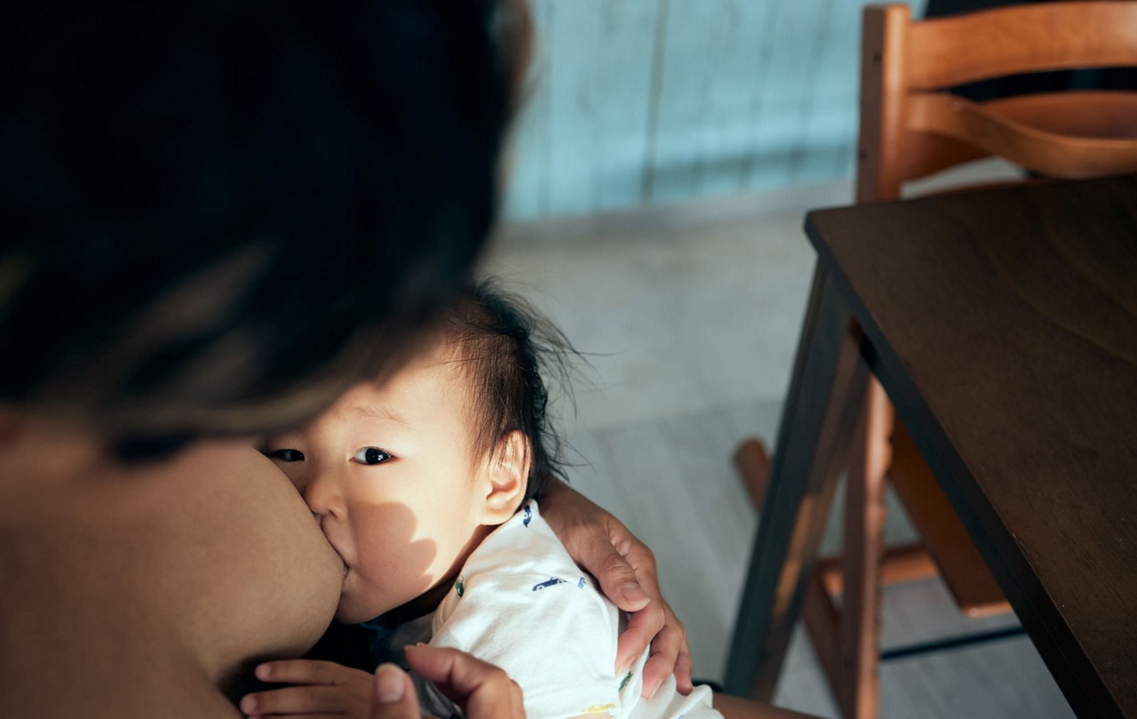 Allaitement au sein bebe